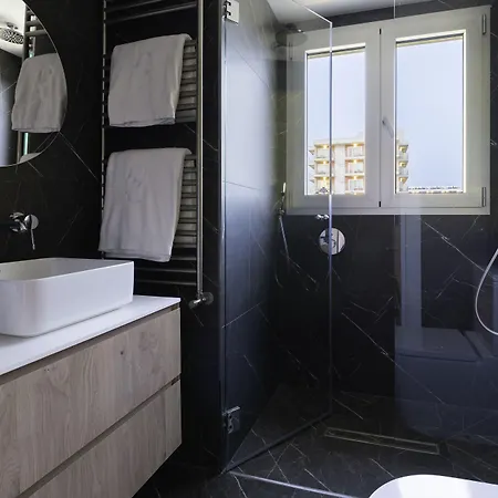 Pure Salt Residences アパート